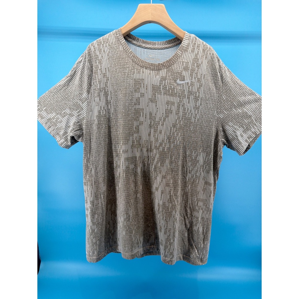 Nike Dri-FIT Mens XL Khaki Glitch Print Athletic Training T-Shirt Short Sleeve